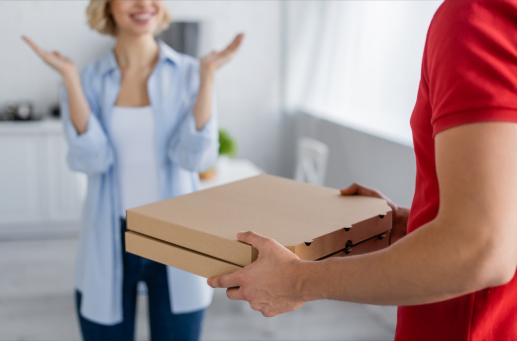 entrega caja de pizza 