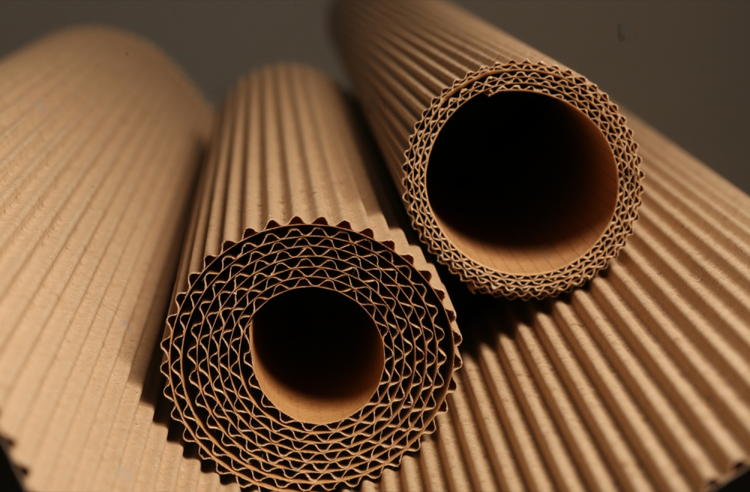 Rollos de cartón corrugado texturado y ondulado