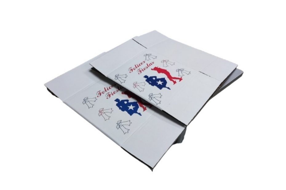 Cajas de cartón dieciocheras plegadas con diseño "Felices Fiestas" en fondo blanco, impresión a color con bailarines de cueca y bandera chilena